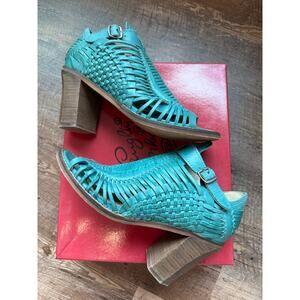 Naughty Monkey "Killion" Turquoise leather peep toe woven bootie SZ 7